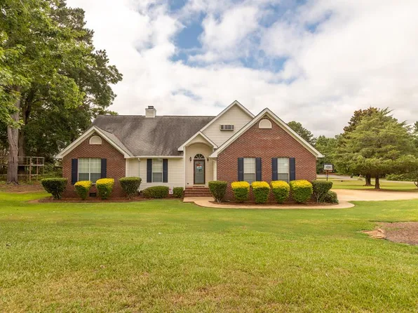 31 Eight Point Ct, Pine Mountain, GA 31822