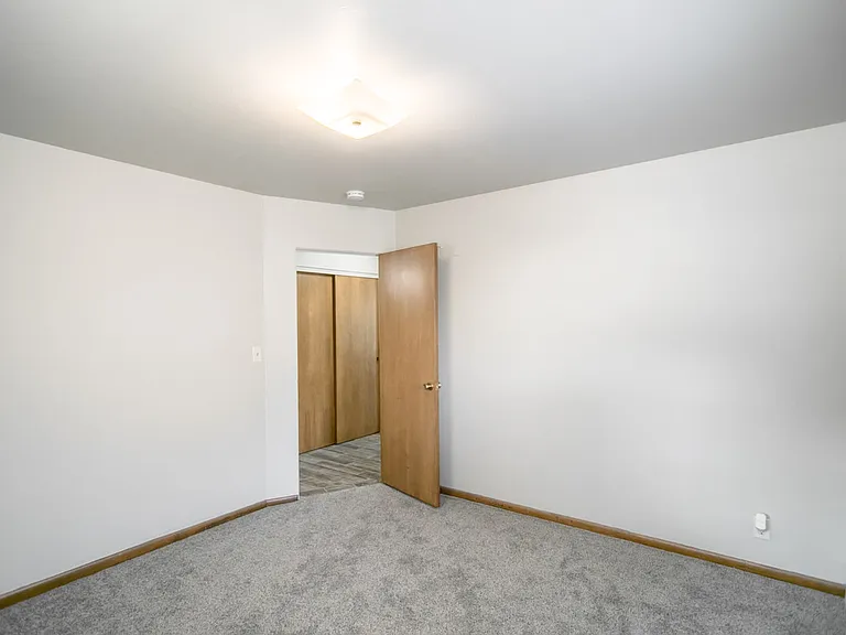 825 Washington St #6 — Photo 8
