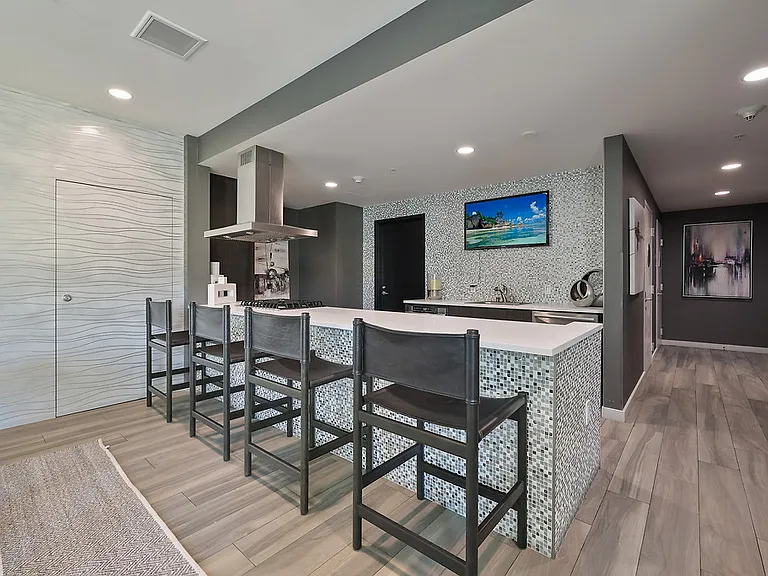360 Residences — Photo 48