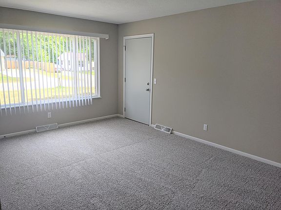 4th image of 2497 Briarwood Dr