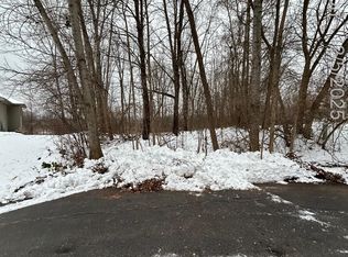 13480 Bryson Ct, Fenton, MI 48430