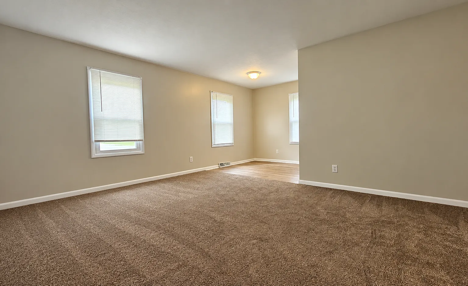 2 bed, 850 sqft, $850 — Photo 1