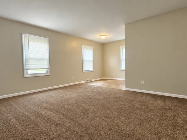 201-205 N Cherry St #1, Stewardson, IL 62463