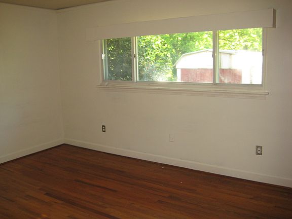 4th image of 214 N Leach St