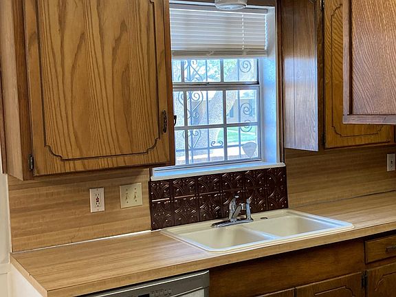 4th image of 3109 Rock Brook Dr