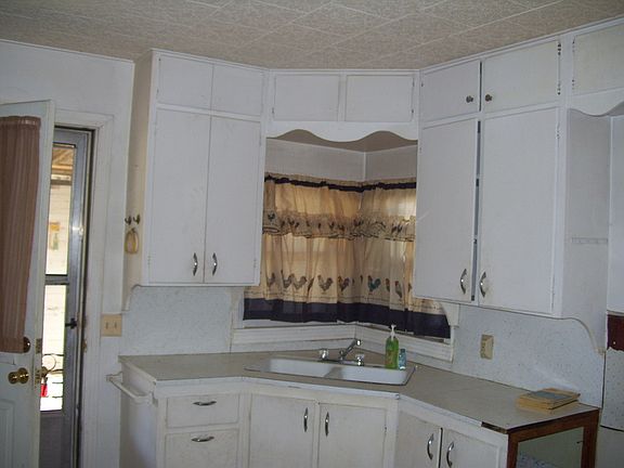 2nd image of 1518 Eastland St