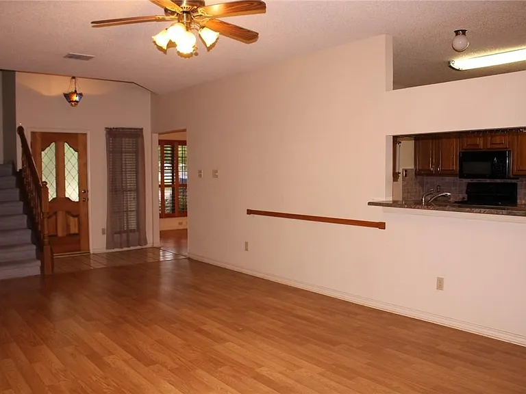 2141 Surrender Ave — Photo 12