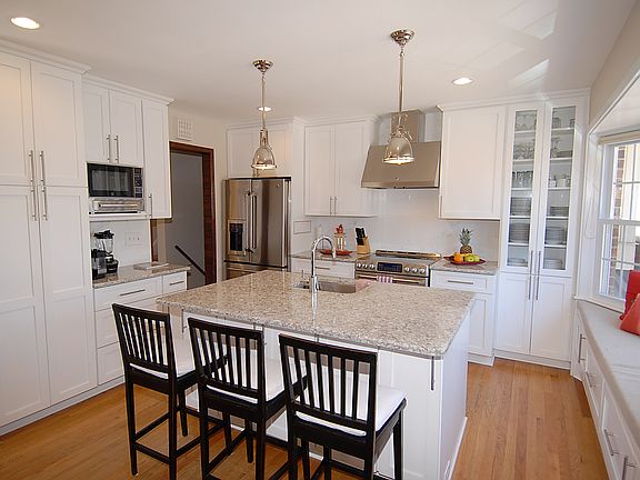 4th image of 2554 N Wakefield St