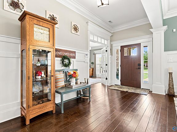 3rd image of 32 Forest Meadow Blvd SW