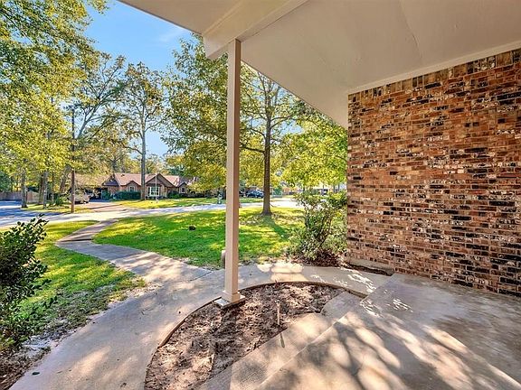 4th image of 1417 Sleepy Hollow Dr