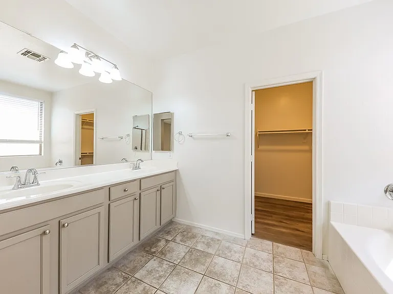 15233 W Banff Ln — Photo 12