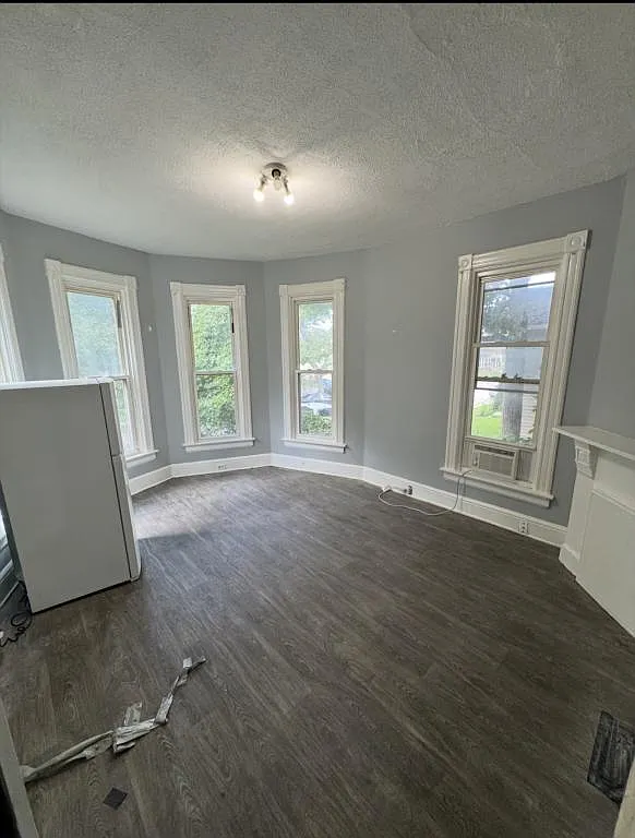 4606 Ward St — Photo 1
