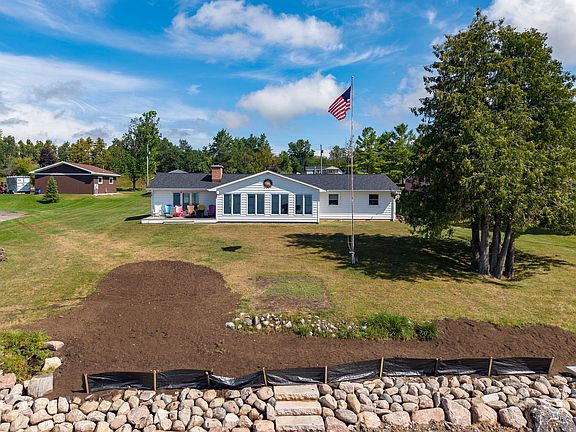 3rd image of 449 Cedar Dr