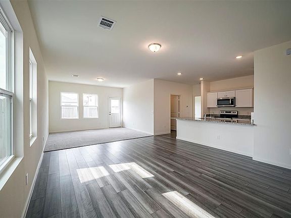 3rd image of 1032 Lacebark Pine Ln