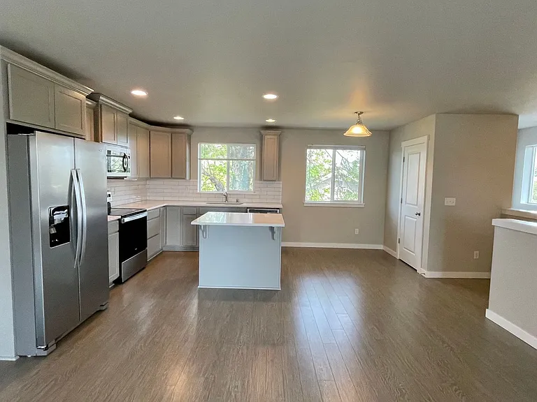 212 Jefferson Ave NW #B — Photo 6