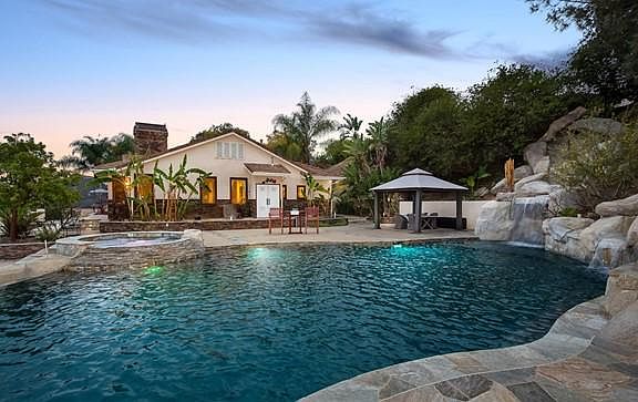3rd image of 28351 Lawrence Welk Ct