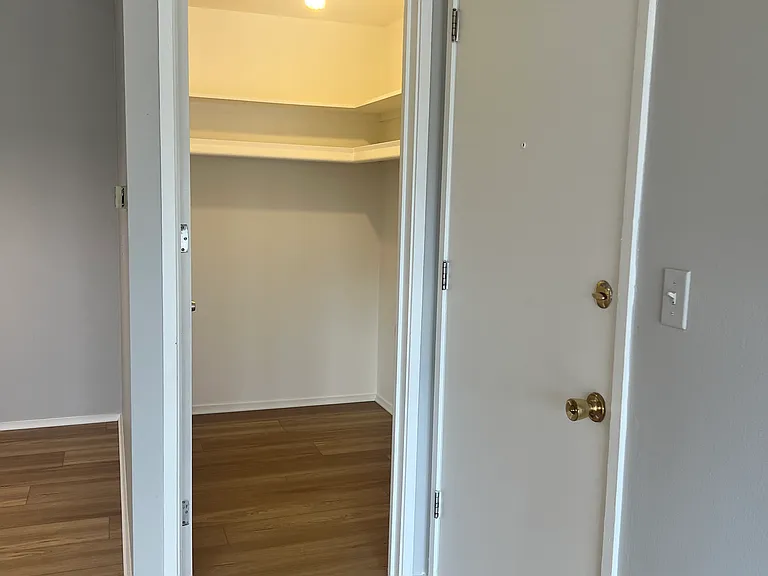 3134 Greenfield Rd #7A — Photo 3