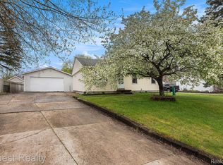 2489 Peters St, Orion, MI 48359