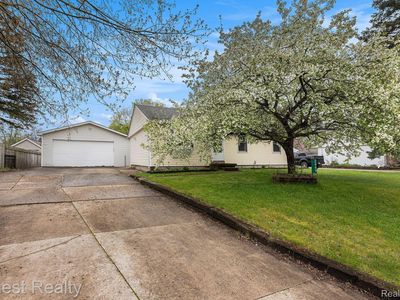2489 Peters St, Orion, MI, 48359