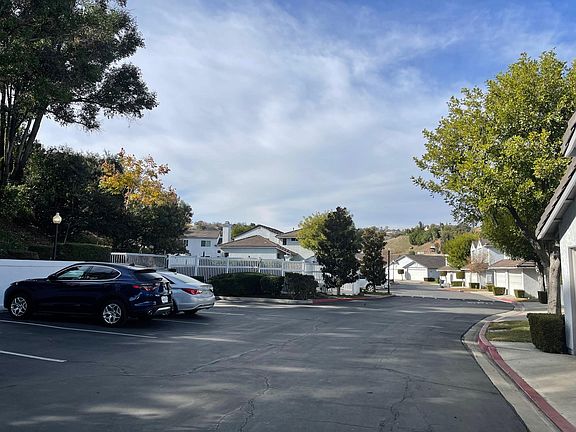 3rd image of 2466 Saratoga Ln #17