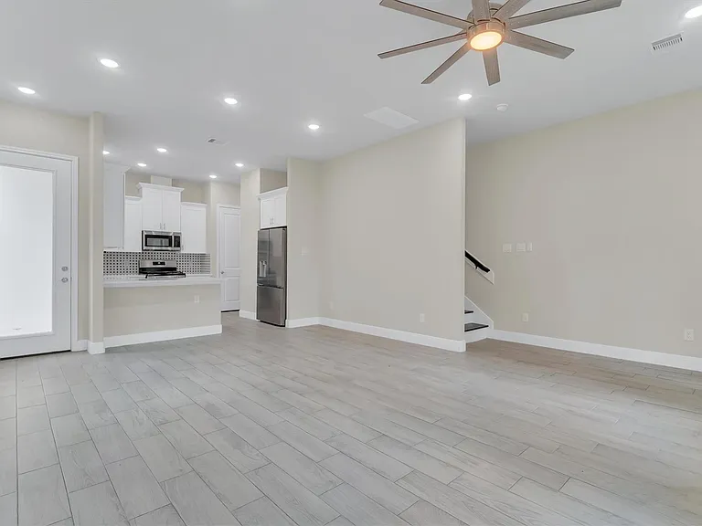 8318 Sunnyhill St — Photo 13