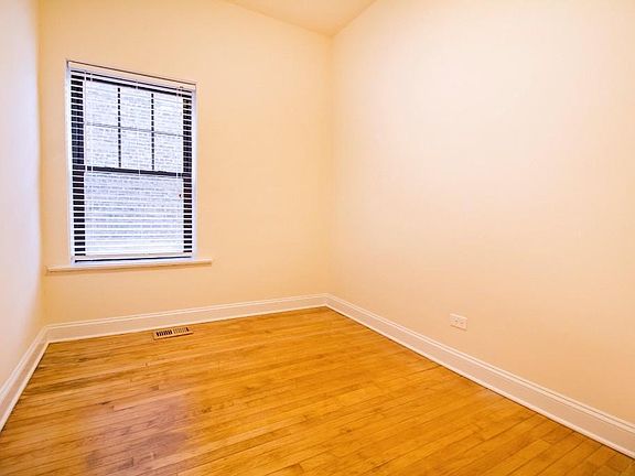 4th image of 2993 N Lawndale Ave #2