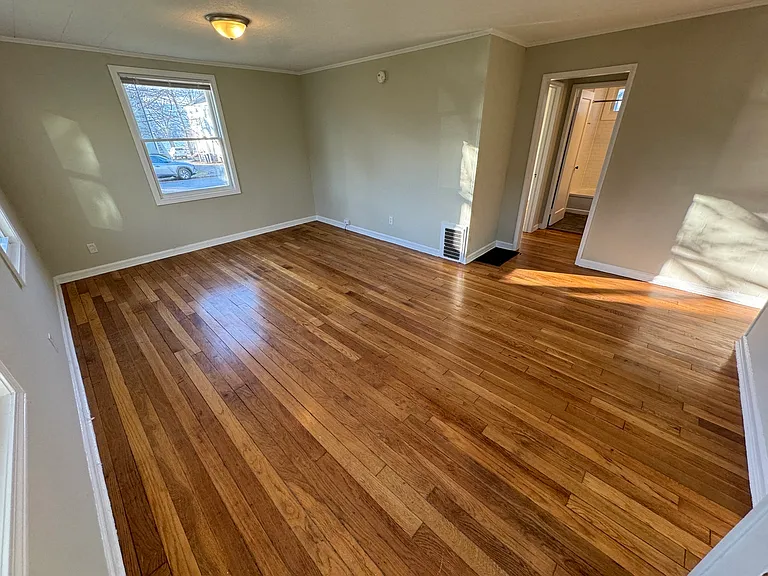 110 Margaret St #A — Photo 6
