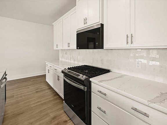 3rd image of 104 Indigo Cove Blvd