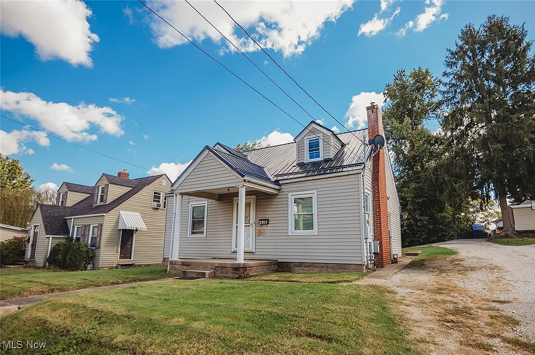2304 Broad St photo 1