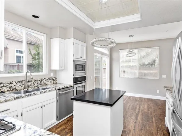 2043 Dawn View Gln, Escondido, CA 92026