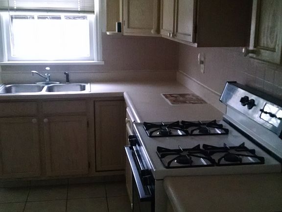 2933 High-Kitchen_04272015