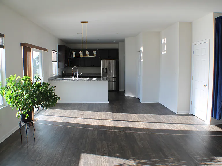 3759 Saint James Ct — Photo 4