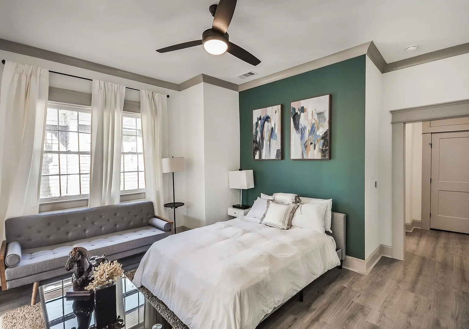 $400 Move In Special: Beautifully Updated Midtown Studio Apartment Walking Distance to Piedmont P... — Photo 4