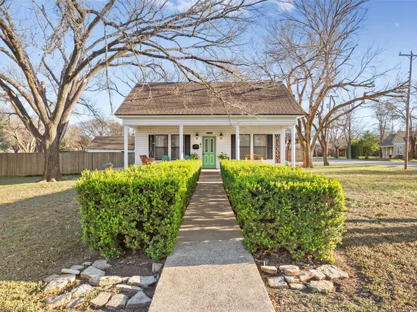 1026 W 7th St, Mc Gregor, TX 76657