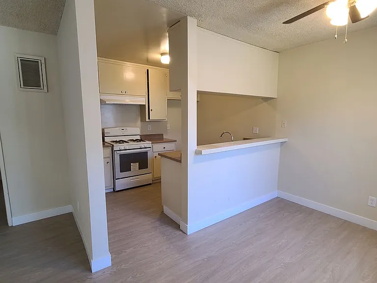 17087 Chatsworth Street — Photo 8