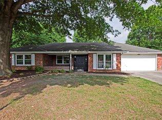 1010 S 19th St, Rogers, AR 72758