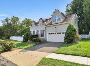 101 Morning Glory Dr, Middletown, CT 06457