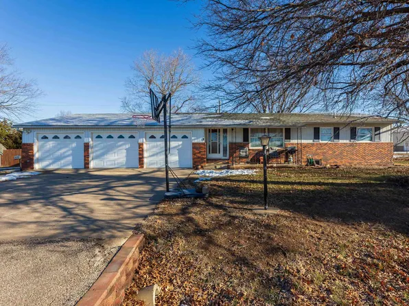 904 N Wheatland Dr, Buhler, KS 67522