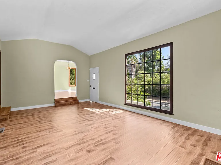 2569 Patricia Ave — Photo 12