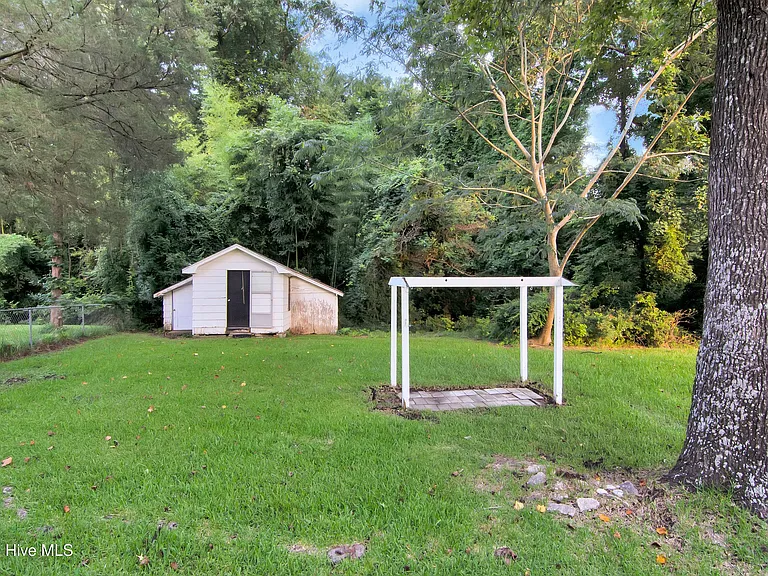 300 Long Acres Dr — Photo 16