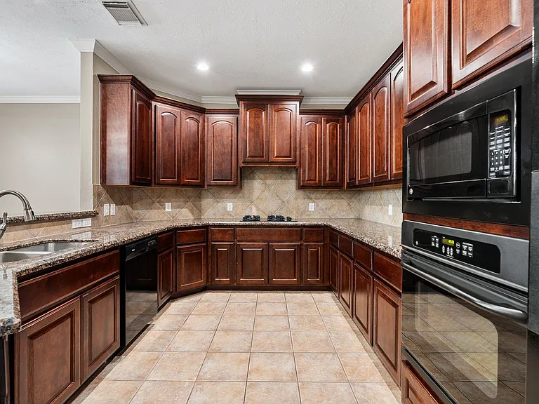 4223 Rose St — Photo 15