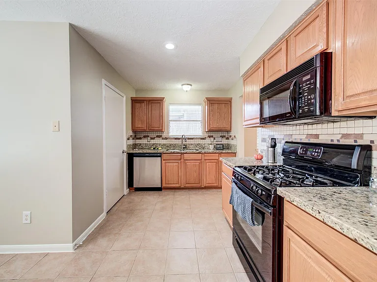 7314 Tara Dr — Photo 12