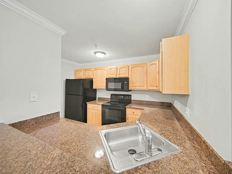 2738 Barclay Way — Photo 10