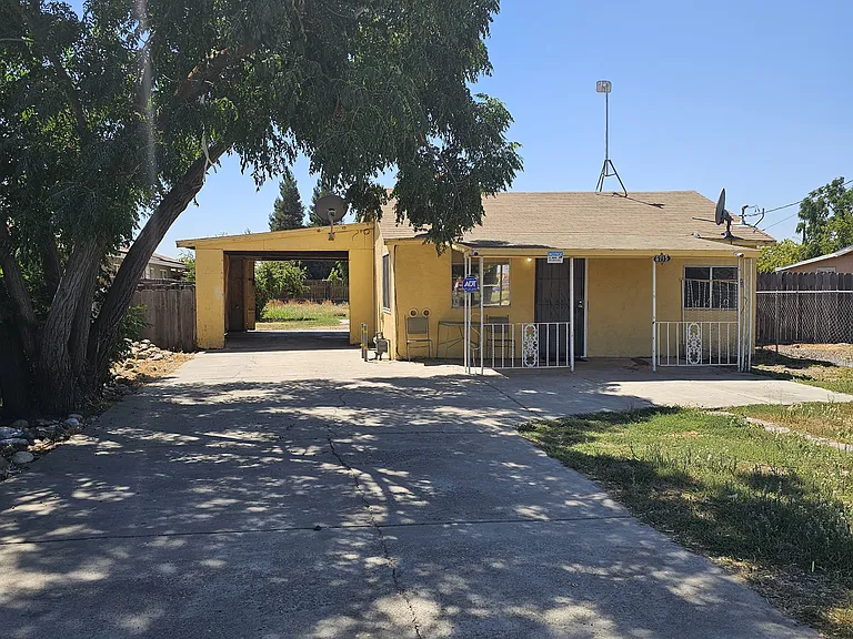 8715 Blossom Ave — Photo 2