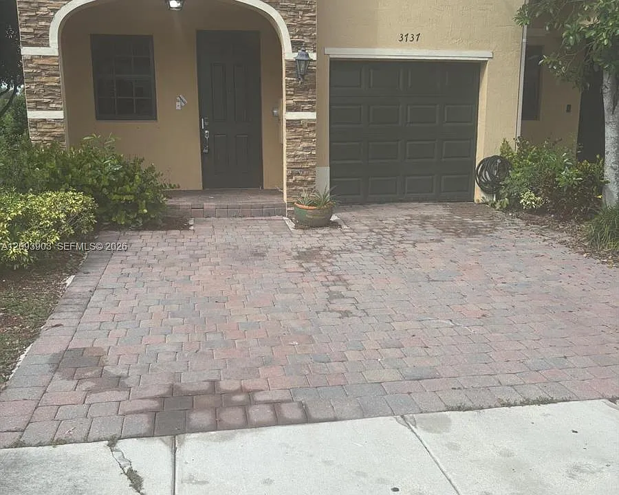 3737 SE 2nd Dr #3737