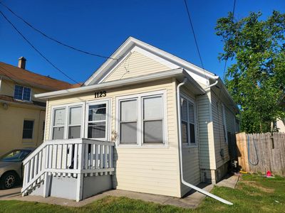 1123 Irving PLACE, Racine, WI, 53403