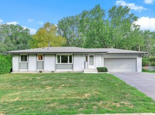104 Meadow Cir N, Burnsville, MN 55337