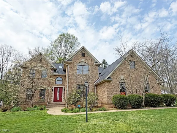 2683 Radford St NW, North Canton, OH 44720