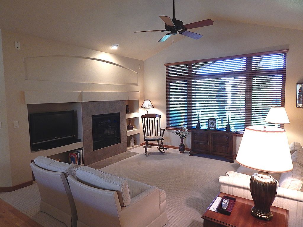 6467 Half Moon Bay Dr