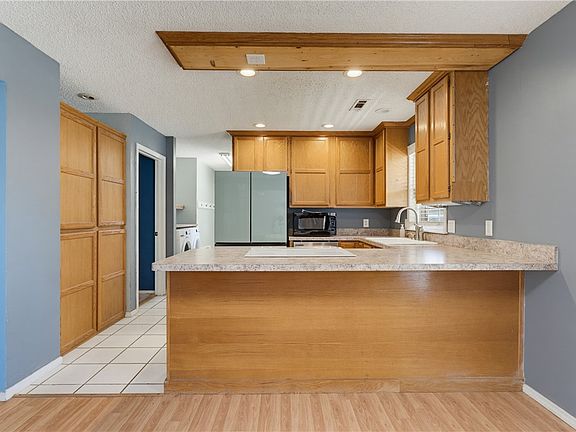 3rd image of 344 Wilson Dr